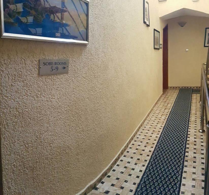 理想酒店 波德戈里察 外观 照片
